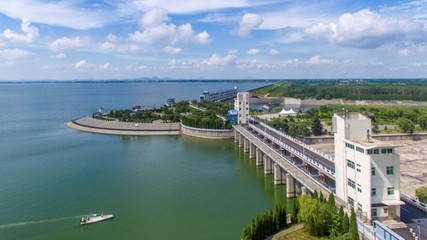 碧水繞蘇 幸福“河”你在一起︱水清岸綠湖美，石梁河水庫繪“幸福河湖”新畫卷